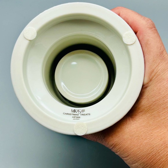 Mikasa “Christmas Treats” Ceramic Pillar Candle Holder - Picture 5 of 8